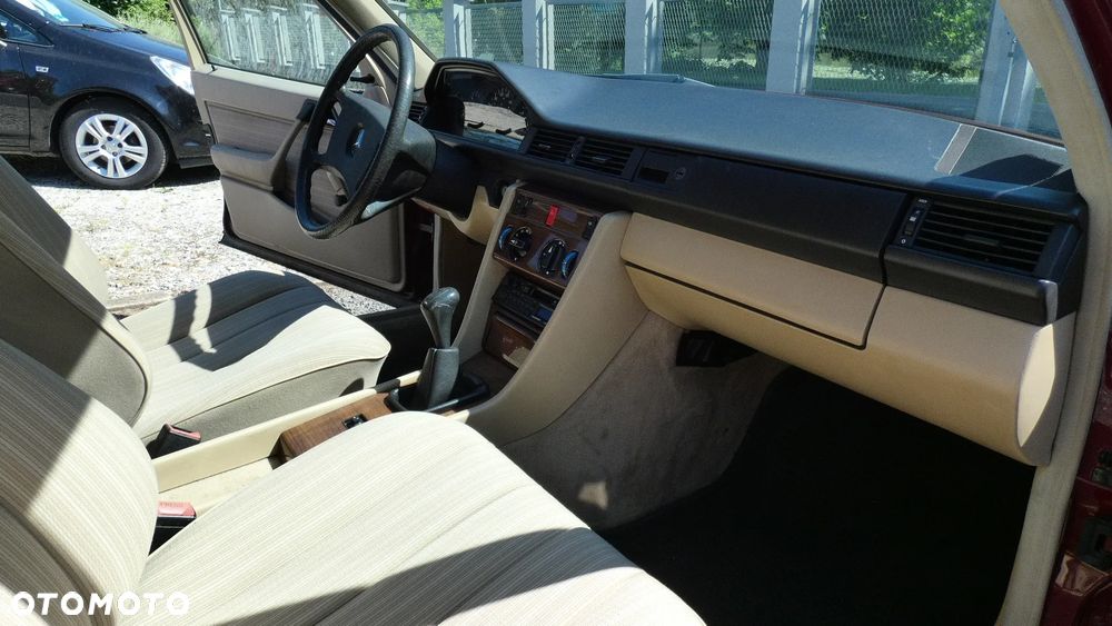 Mercedes-Benz W124 (1984-1993) - 18