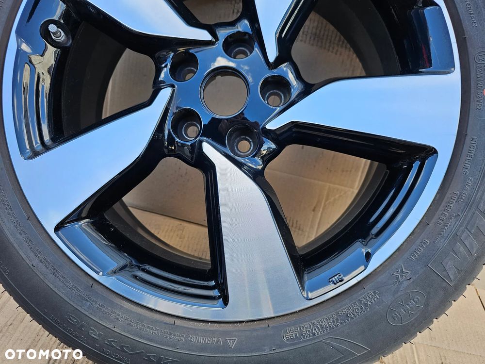 (Z25) Nissan OE Qashqai X-Trail / N64801 5. / 7Jx18 ET40 5x114.3 - 3