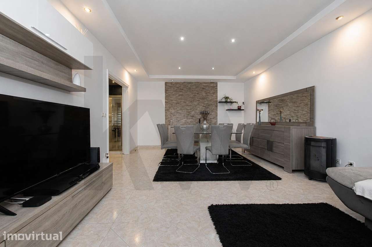 Apartamento T2 com Box e Arrecadação em Casal de Cambra – Conforto, Lu - Grande imagem: 3/21