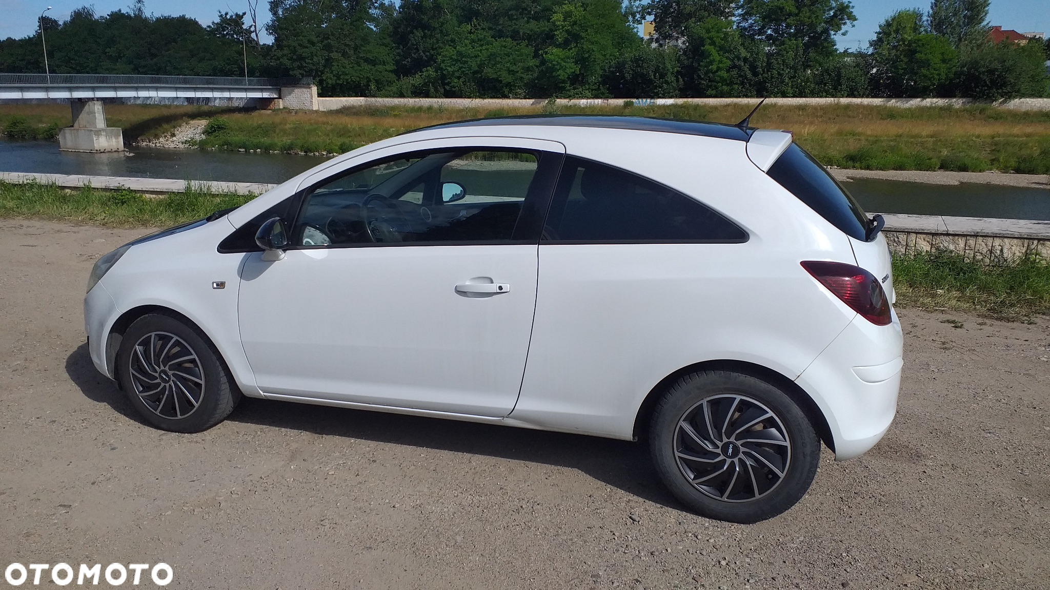 Opel Corsa 1.4 16V Cosmo - 5