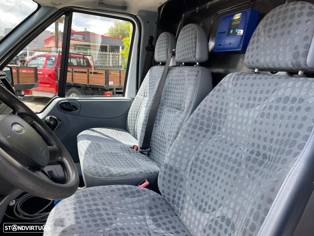 Ford Transit TRANSIT 2.4 TDCi RWD (140CV) - 12