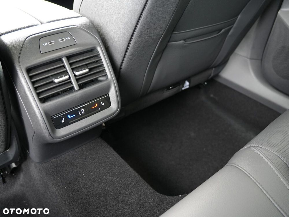 Skoda Superb 2.0 TDI SCR 4x4 L&K DSG - 37