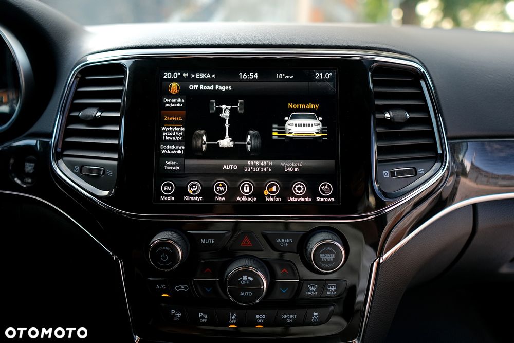 Jeep Grand Cherokee - 31
