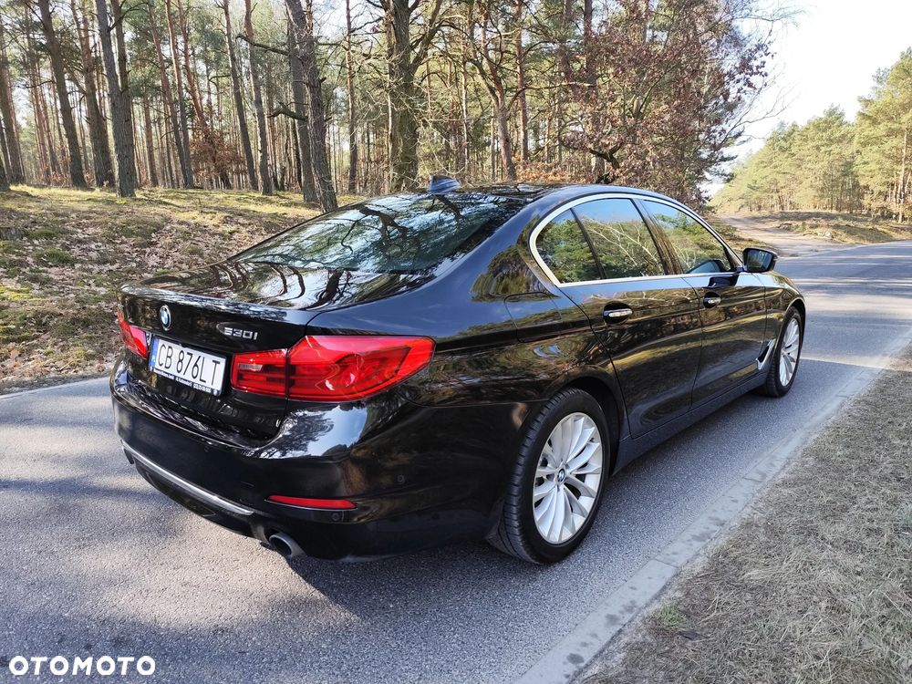 BMW Seria 5 530i xDrive Luxury Line sport - 22