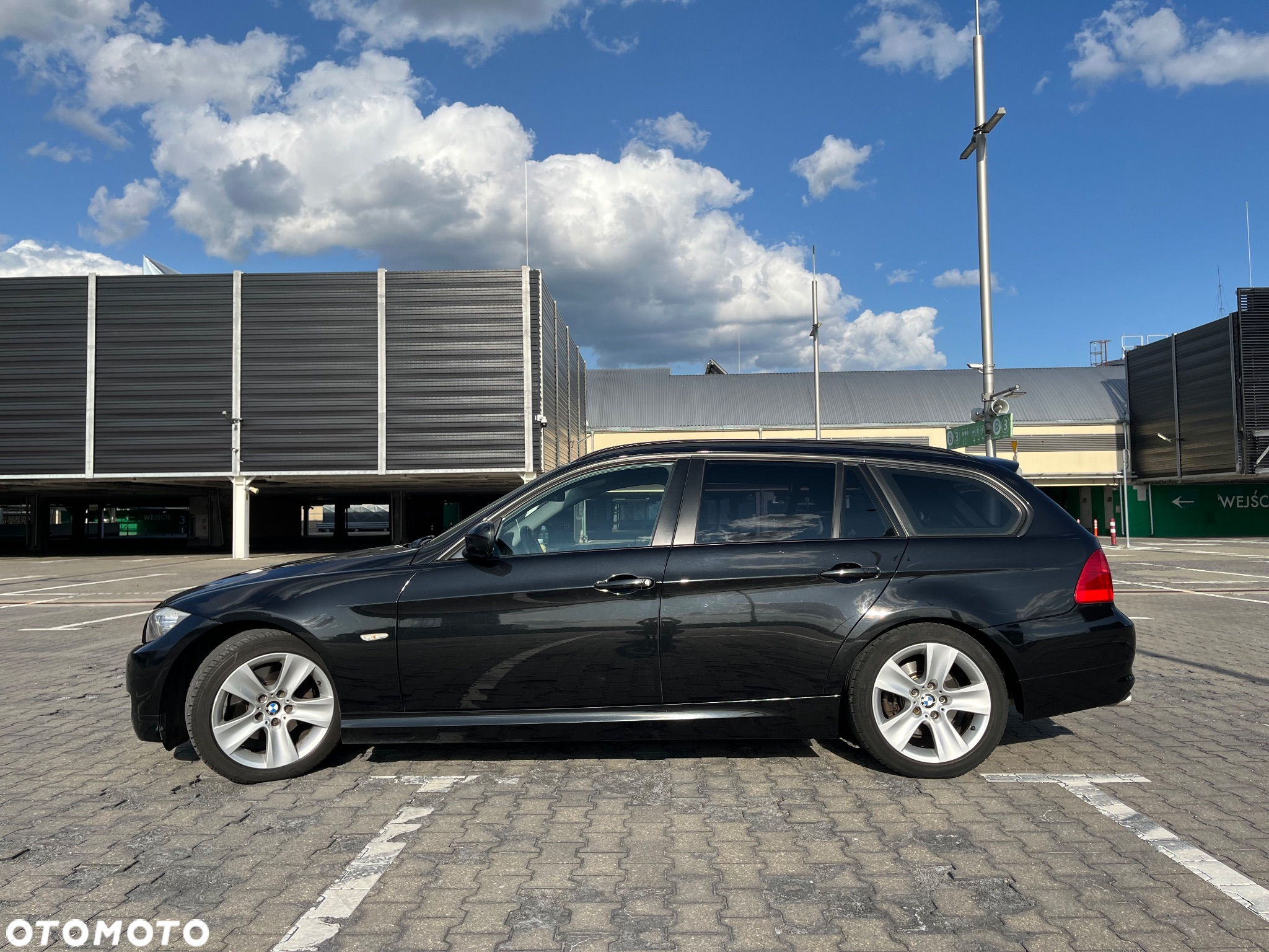 BMW Seria 3 320d DPF Touring Efficient Dynamics Edition - 8