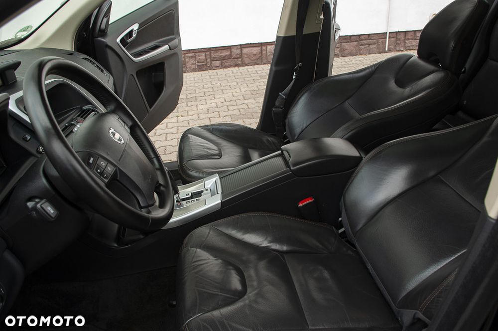 Volvo XC 60 D5 AWD Momentum - 26