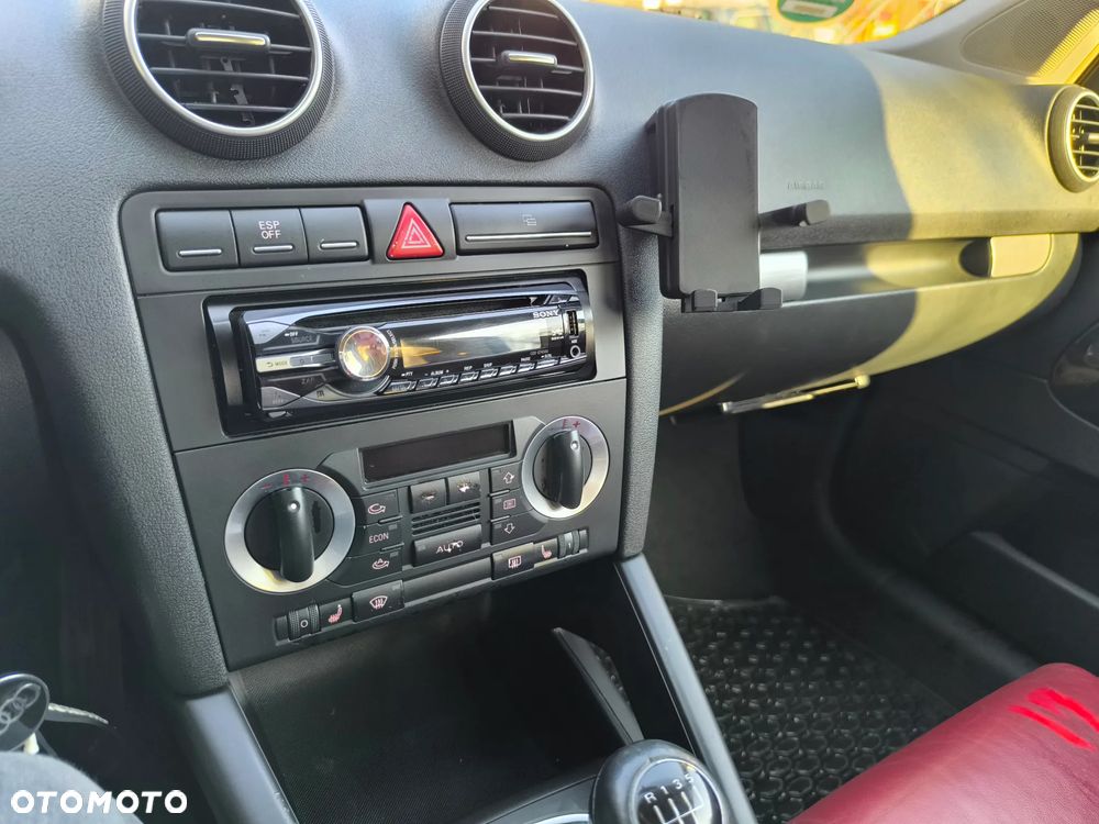 Audi A3 3-drzwiowe 1.6 Ambiente - 21