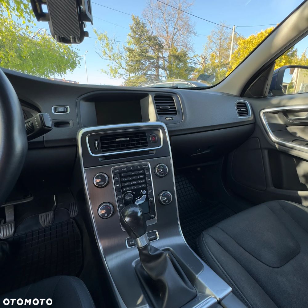 Volvo S60 D3 Momentum - 12