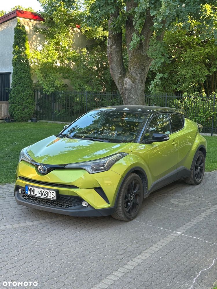 Toyota C-HR 1.8 Hybrid Neon Lime powered by JBL - 1