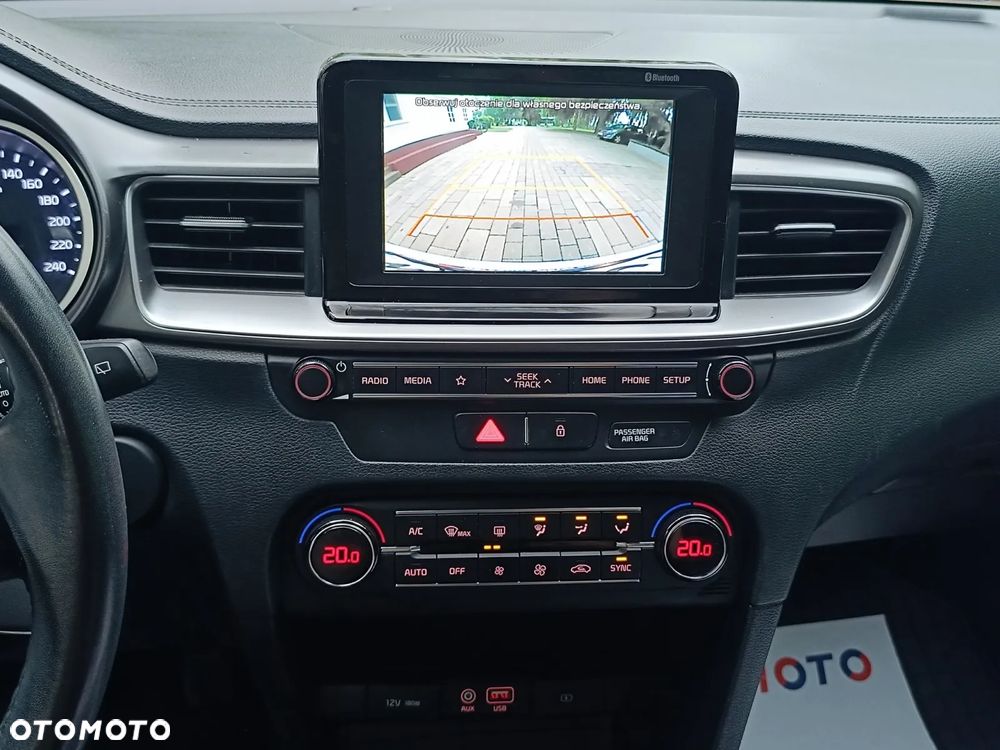 Kia Ceed 1.4 L Business Line Plus - 32