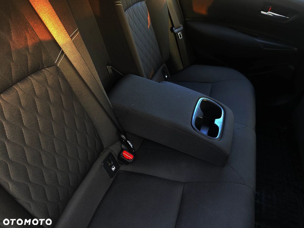 Toyota Corolla 1.8 Hybrid Comfort - 22