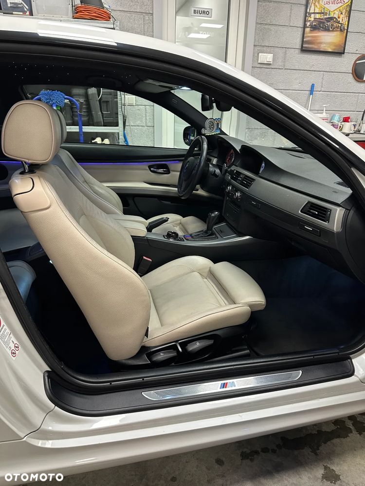 BMW Seria 3 320d DPF M Sport Edition - 13