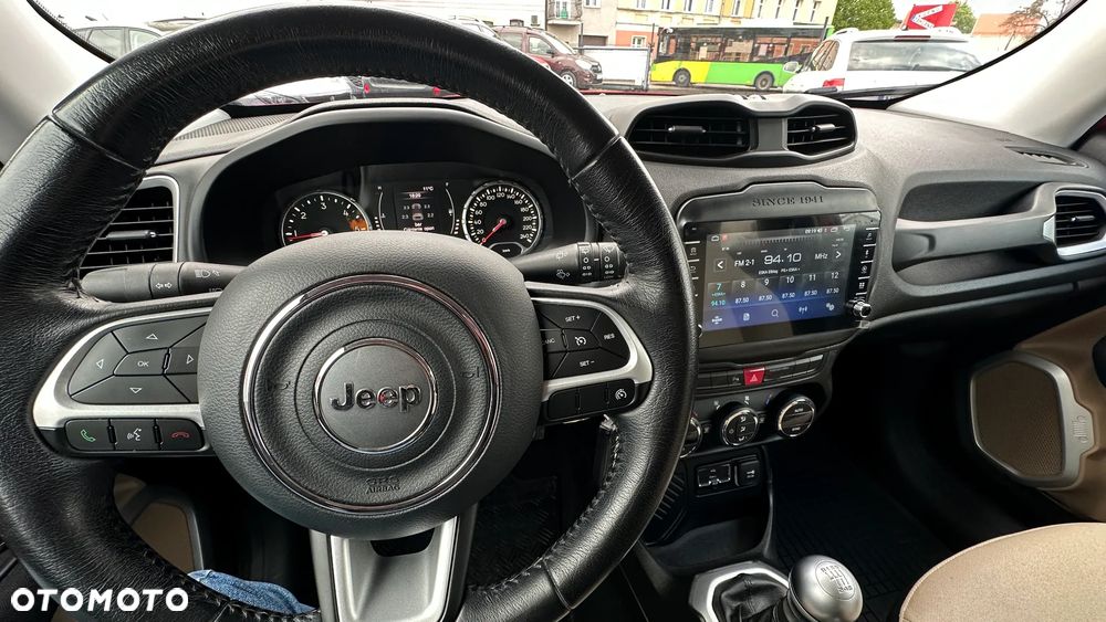 Jeep Renegade - 32