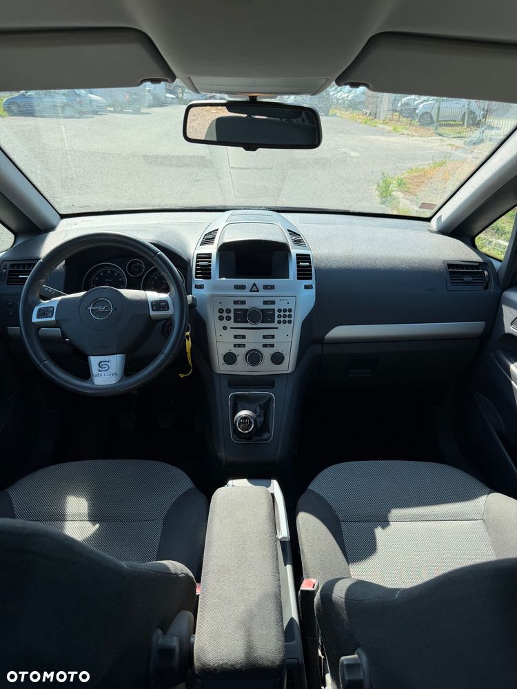 Opel Zafira 1.8 Family Plus - 21