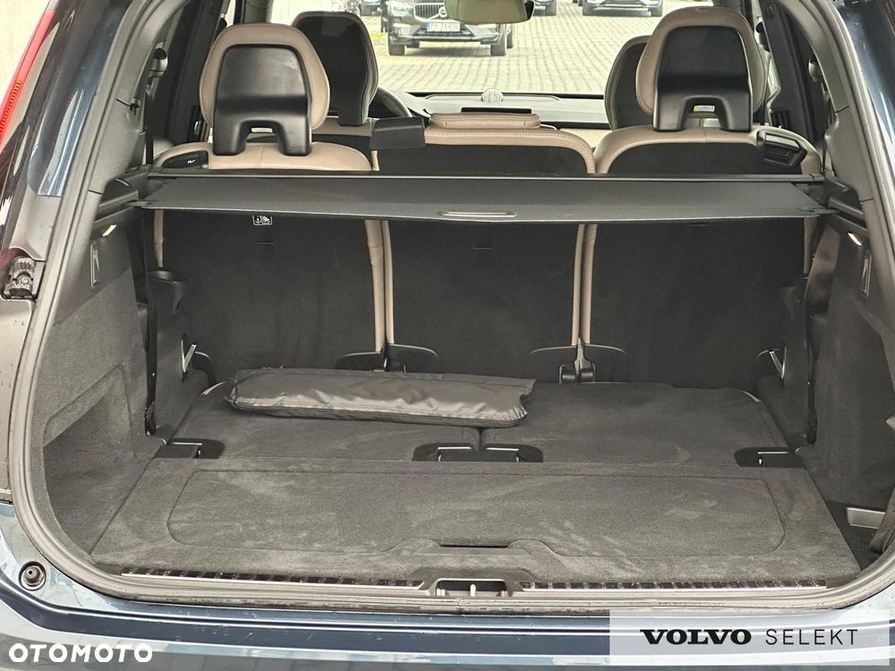 Volvo XC 90 - 21