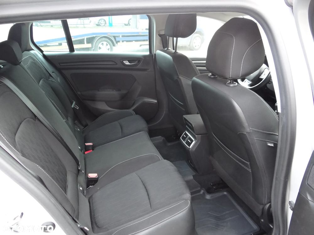 Renault Megane 1.5 Blue dCi Limited - 8