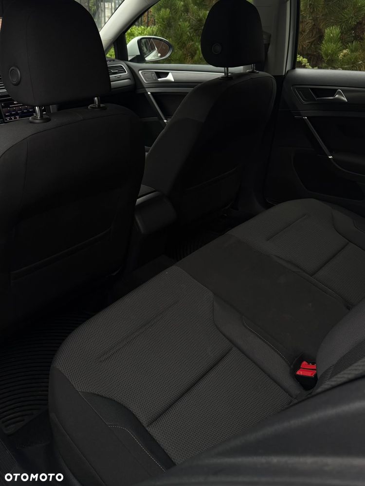 Volkswagen Golf - 8