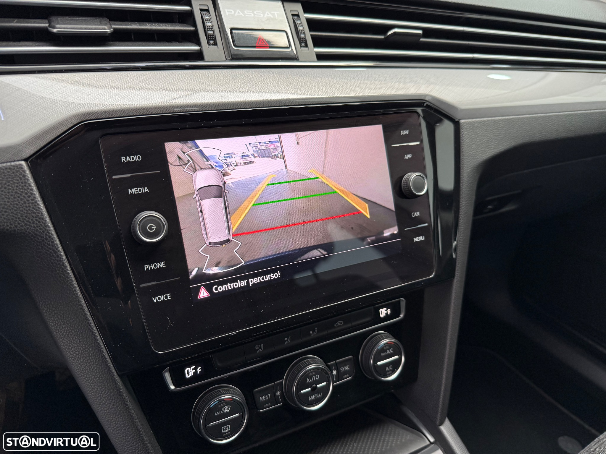 VW Passat Variant 1.6 TDI Confortline DSG - 14