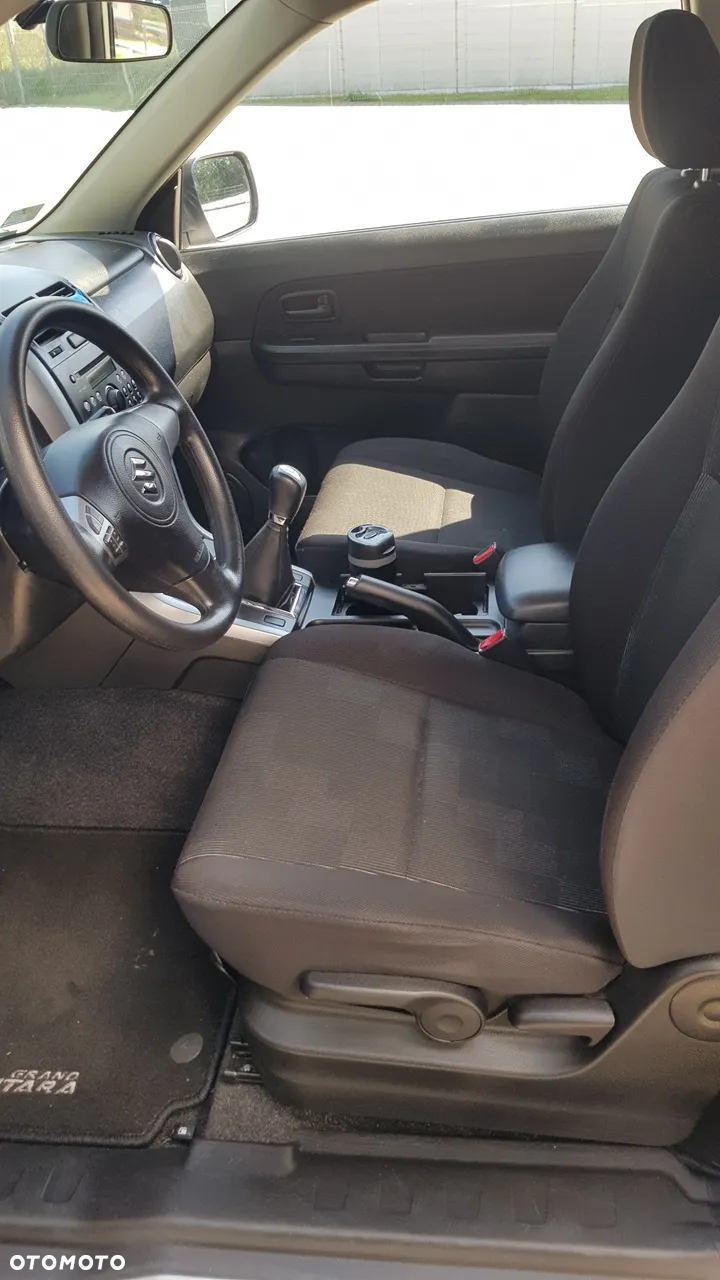 Suzuki Grand Vitara - 26