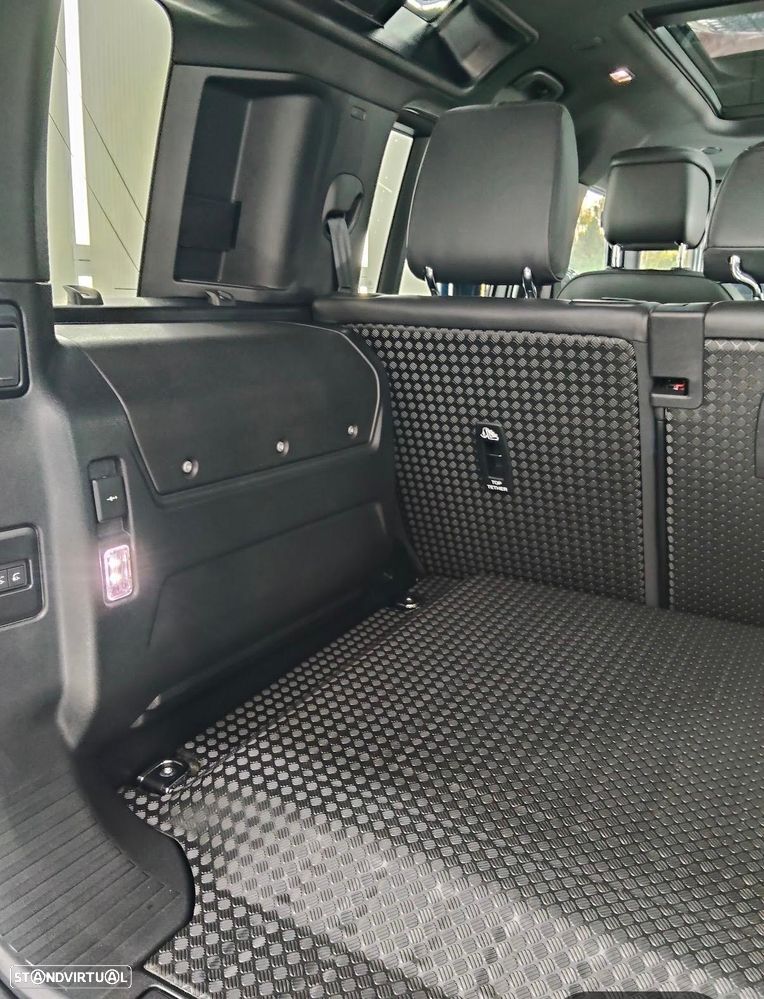 Land Rover Defender 2.0 P400e 110 AWD X-Dynamic HSE - 31