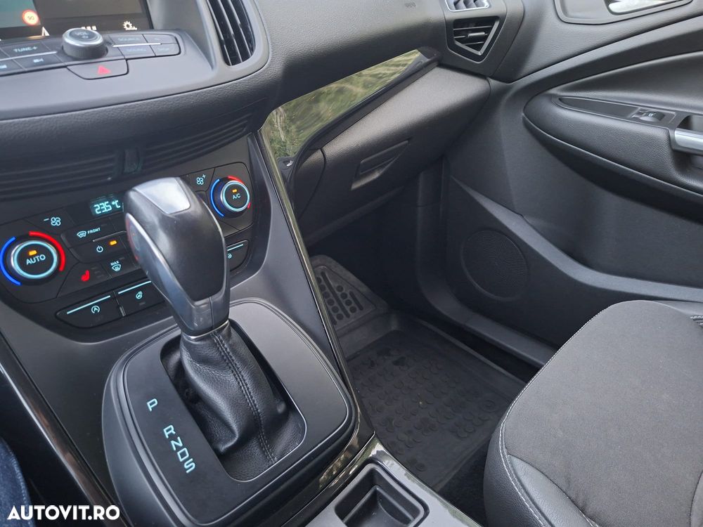 Ford Kuga 2.0 TDCi 4WD Powershift ST-Line - 9
