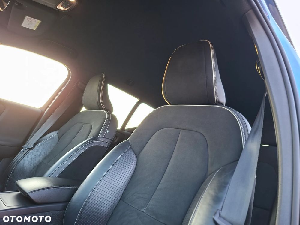 Volvo XC 40 T4 R-Design - 23