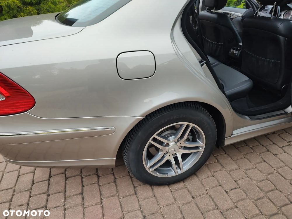 Mercedes-Benz Klasa E 320 CDI 4Matic Automatik Avantgarde DPF - 6