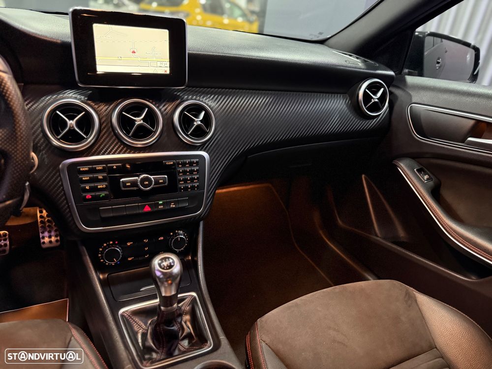 Mercedes-Benz A 180 CDI AMG Line - 12