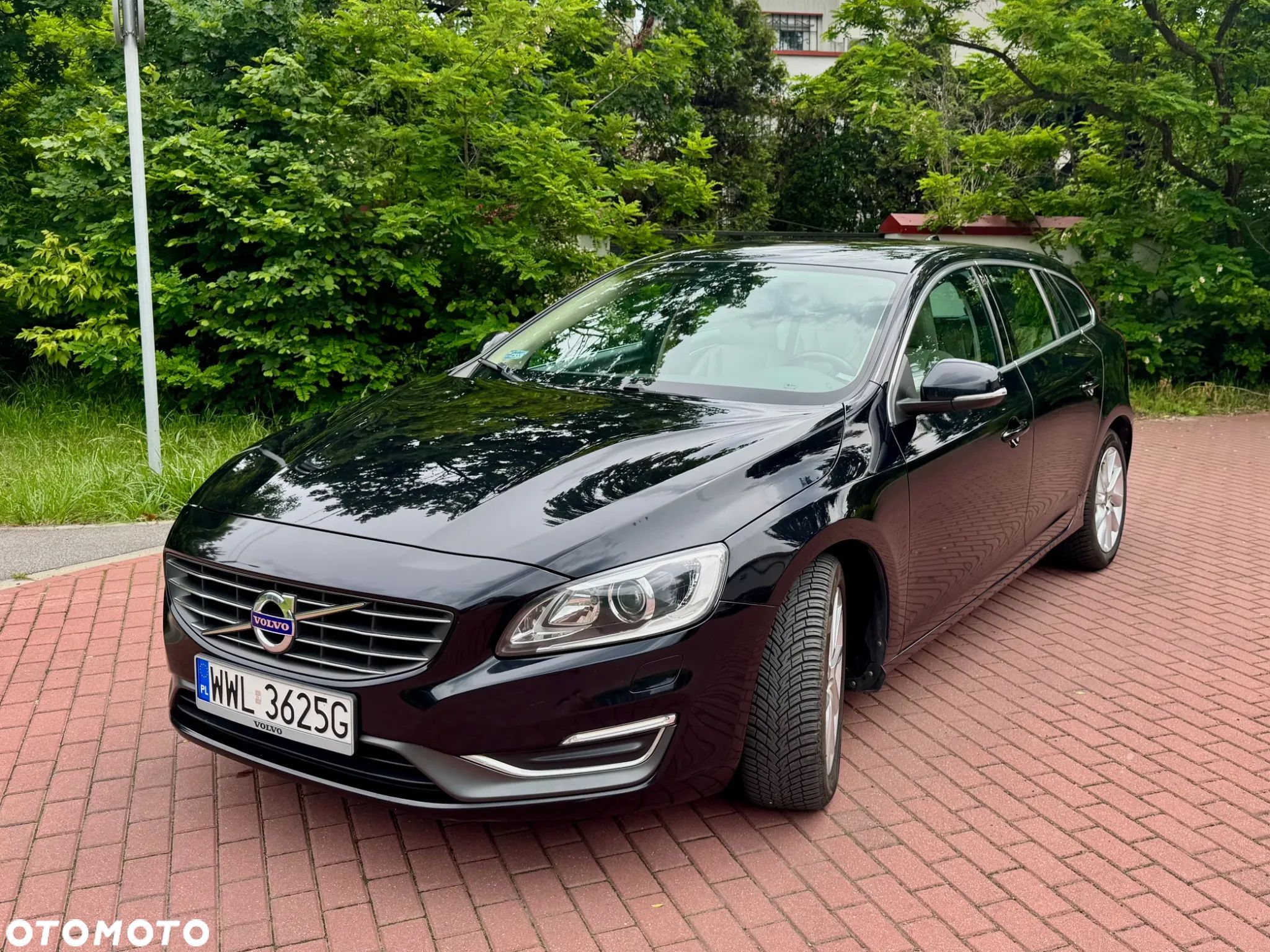 Volvo V60 T3 Summum - 1