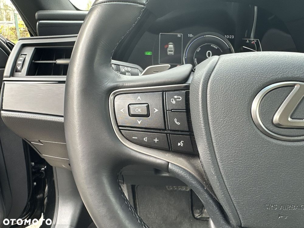 Lexus ES 300h Business Edition - 12