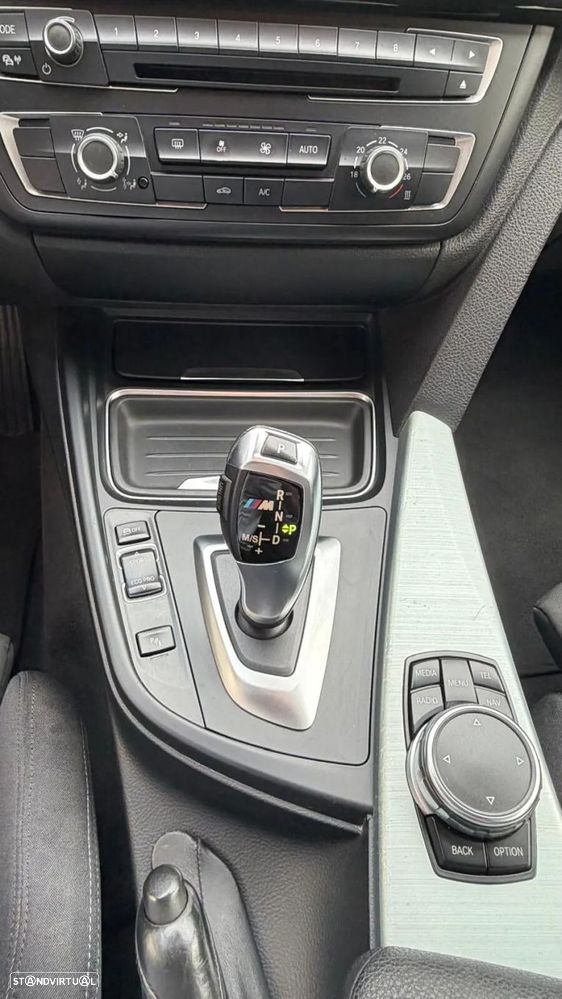 BMW 320 d Auto Line Sport - 10