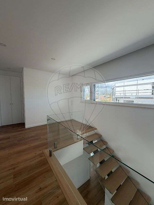 Moradia T4 para venda - Grande imagem: 2/19