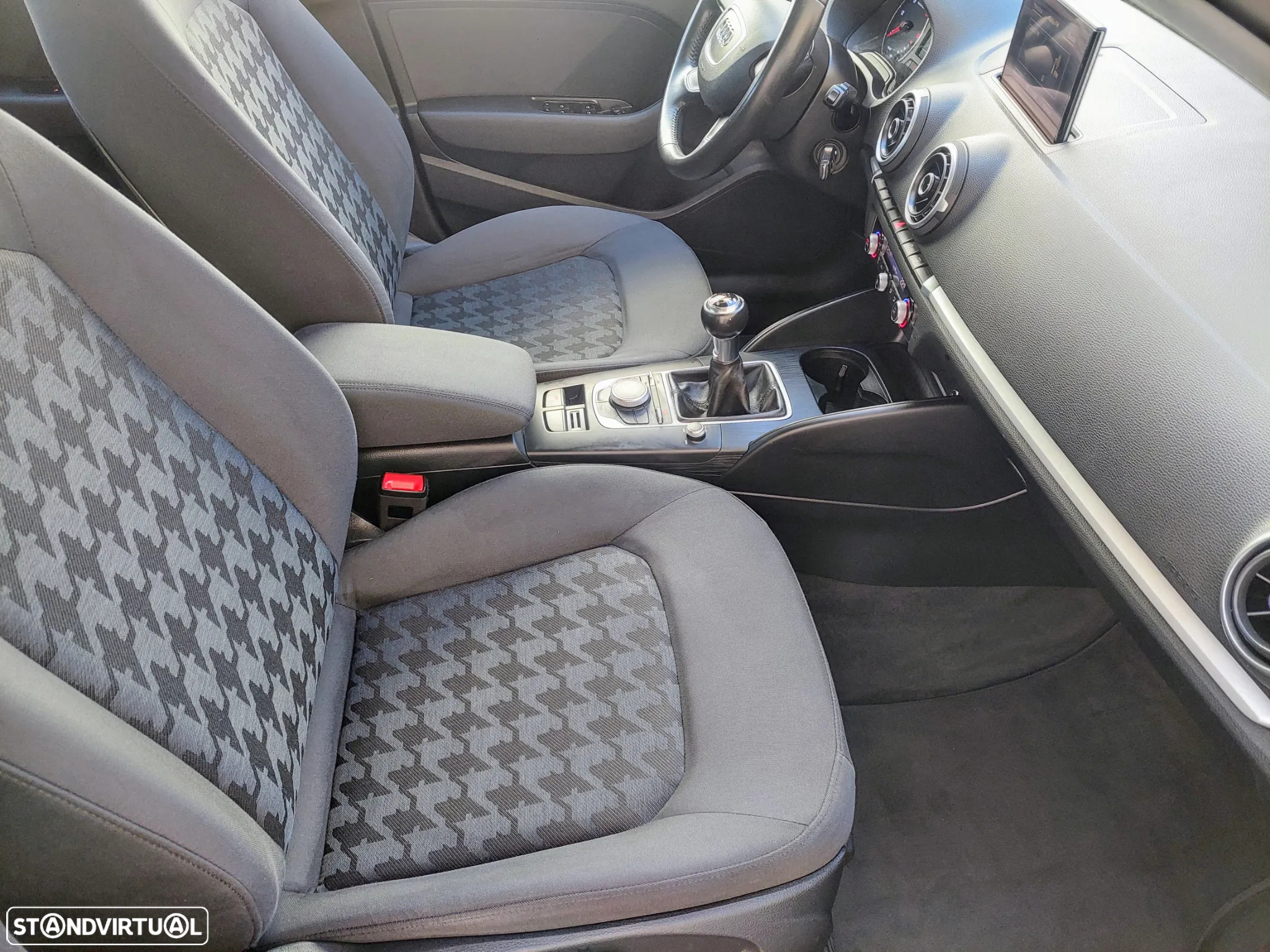 Audi A3 Sportback 1.6 TDI Advance Ultra - 39