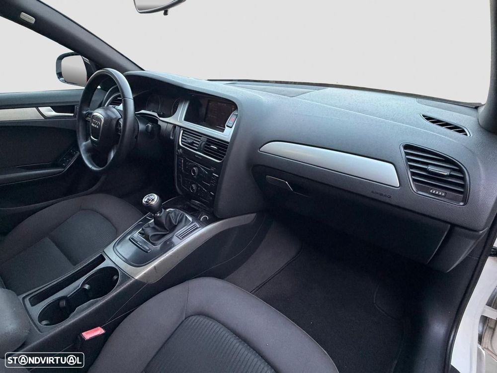 Audi A4 Avant 2.0 TDI Advance - 15