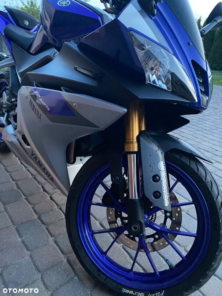 Yamaha YZF - 4