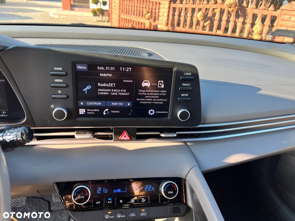 Hyundai Elantra - 12