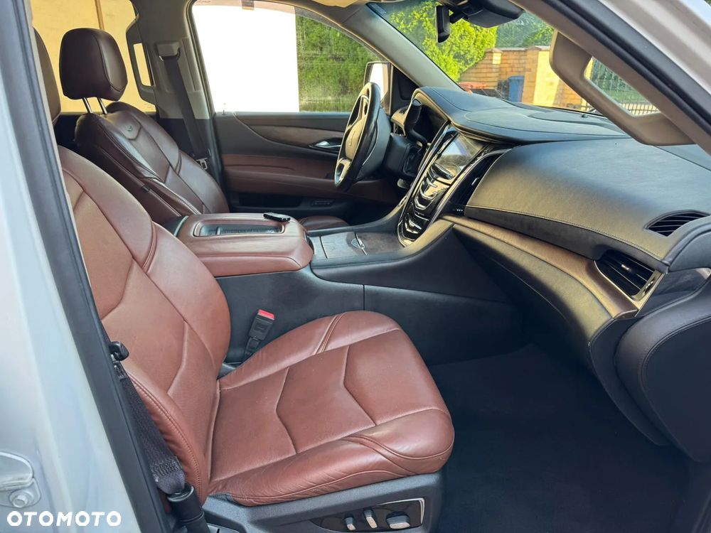 Cadillac Escalade ESV 6.2 V8 AWD AT Platinum - 18