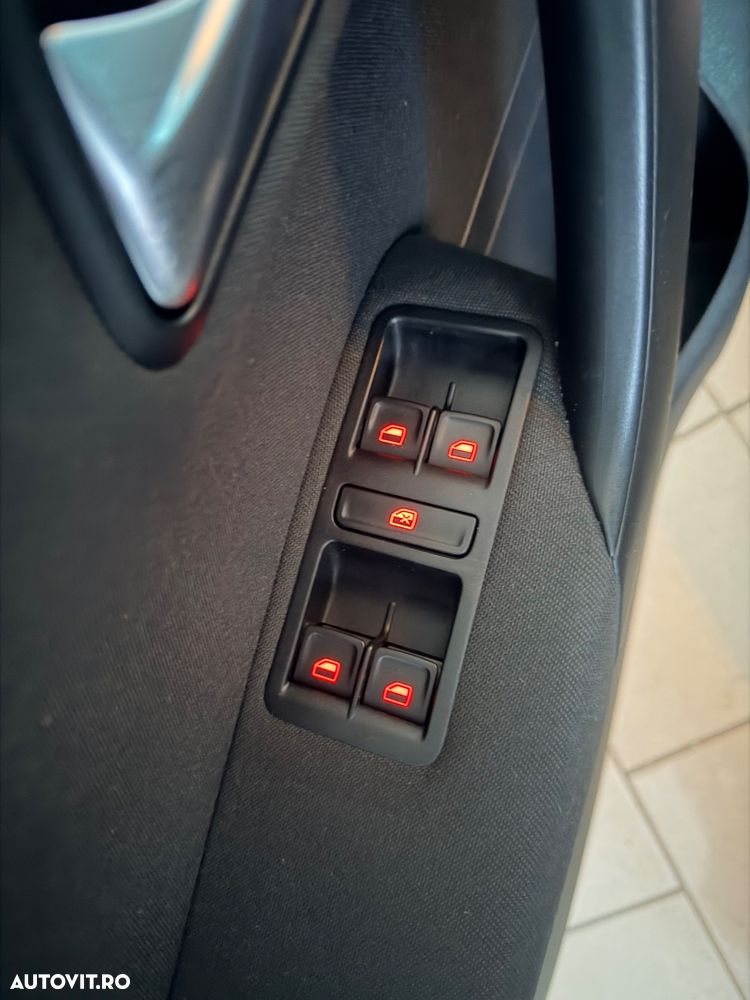 Volkswagen Polo 1.4 TDI Blue Motion Technology Allstar - 23