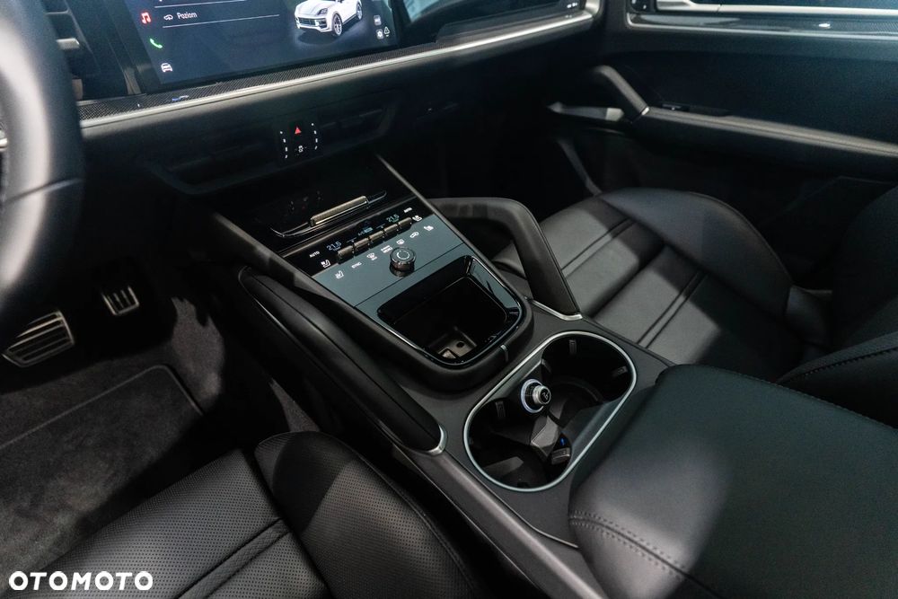 Porsche Cayenne Turbo E-Hybrid PHEV - 29