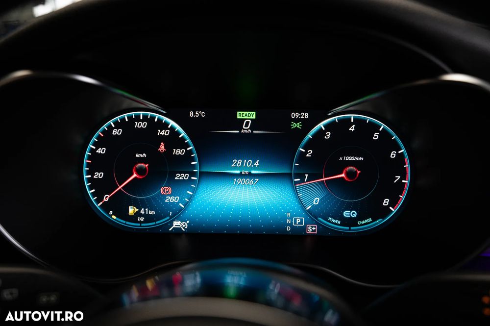 Mercedes-Benz GLC 300 4MATIC 9G-TRONIC AMG Line - 23