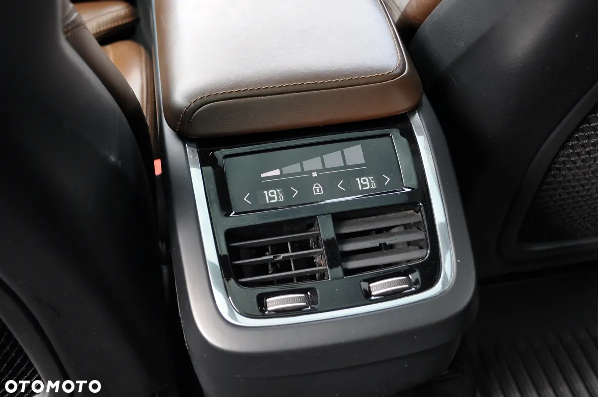 Volvo XC 60 D5 SCR AWD Inscription - 26