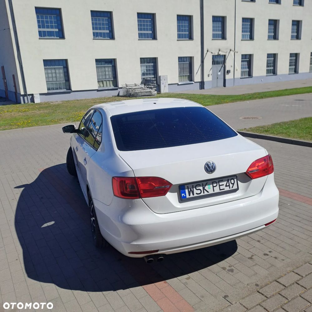 Volkswagen Jetta 2.0 Base - 5