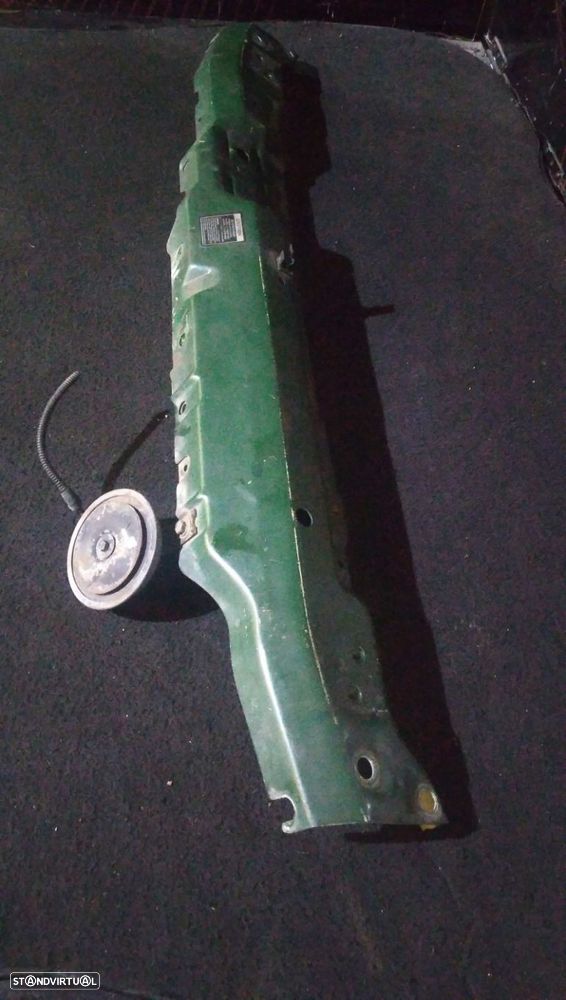 Travessa Kia Carnival I (Up) - 2