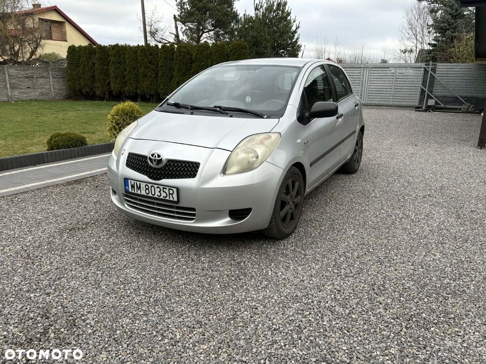 Toyota Yaris - 1