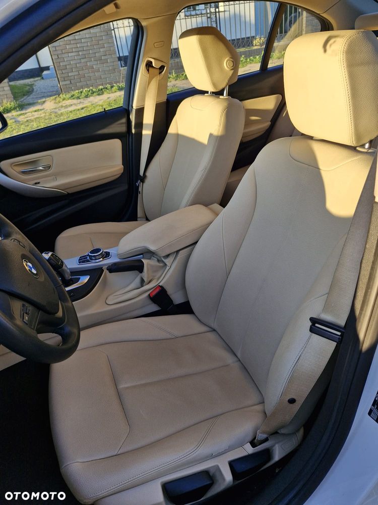 BMW Seria 3 318i - 7