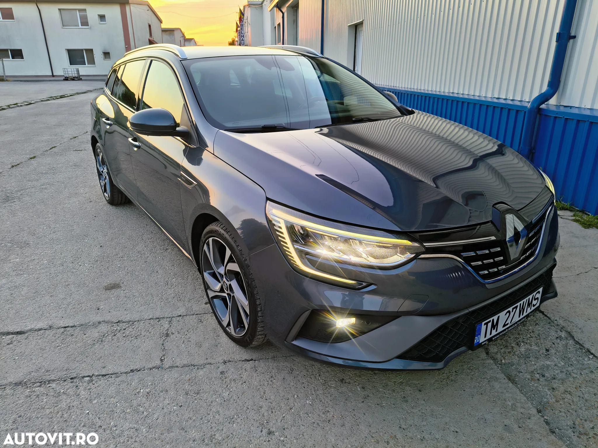 Renault Megane Grandtour E-TECH Plug-in 160 R.S. LINE - 6