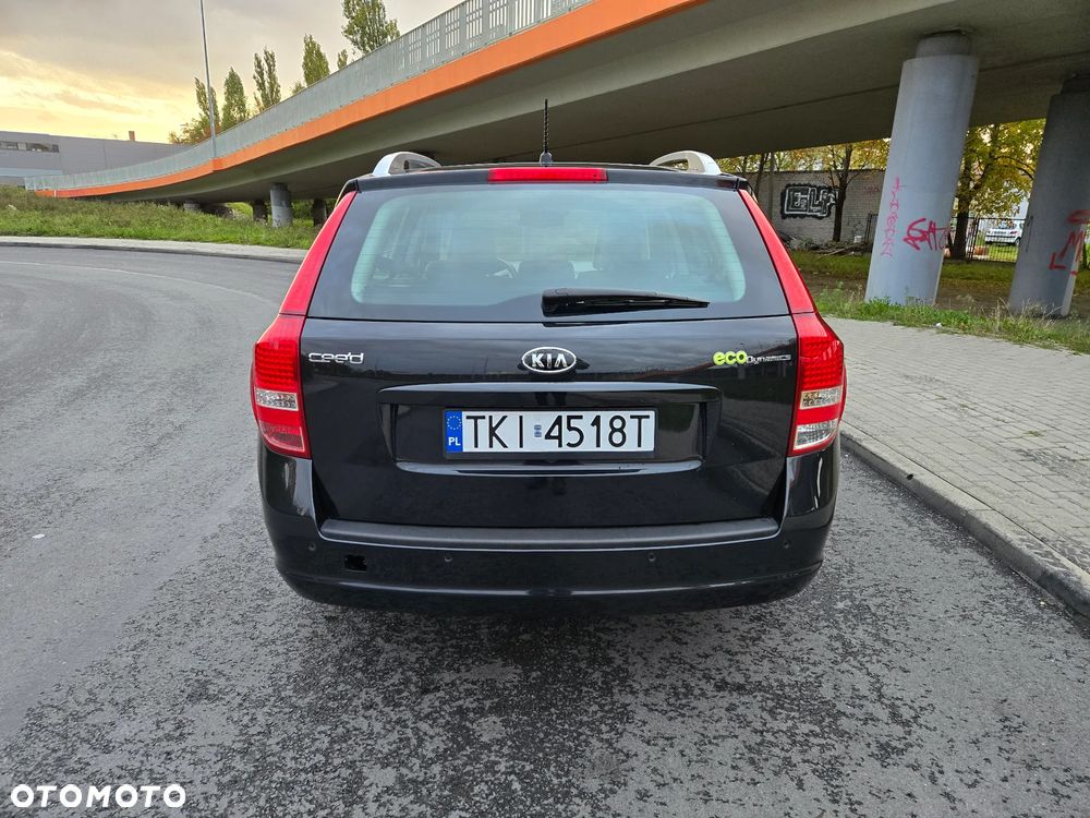 Kia Ceed Cee'd 1.6 Crdi Comfort + - 6