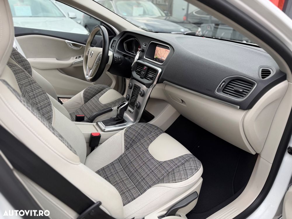 Volvo V40 D4 Geartronic Summum - 38