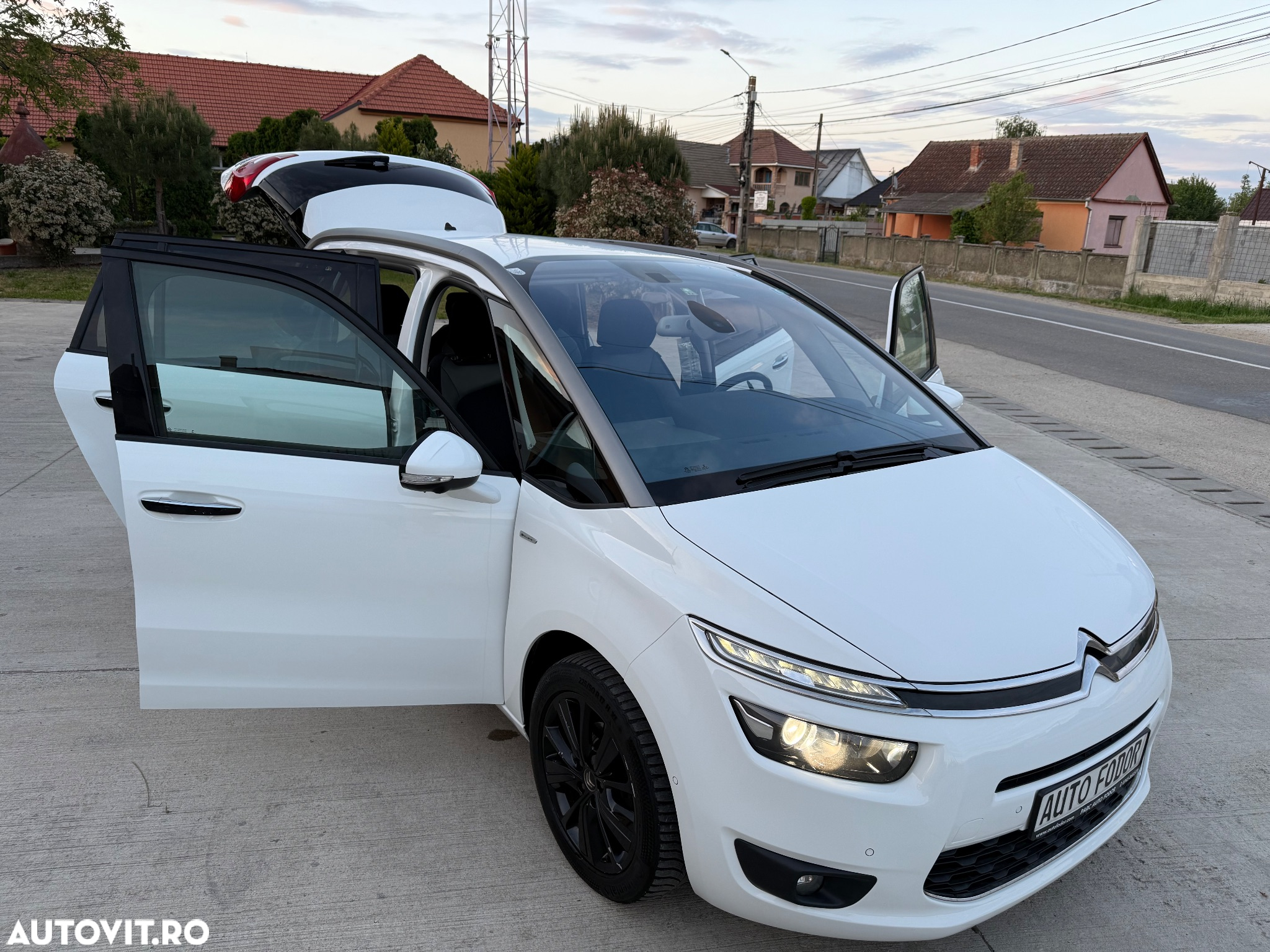 Citroën C4 Grand Picasso e-HDi 115 ETG6 Exclusive - 36