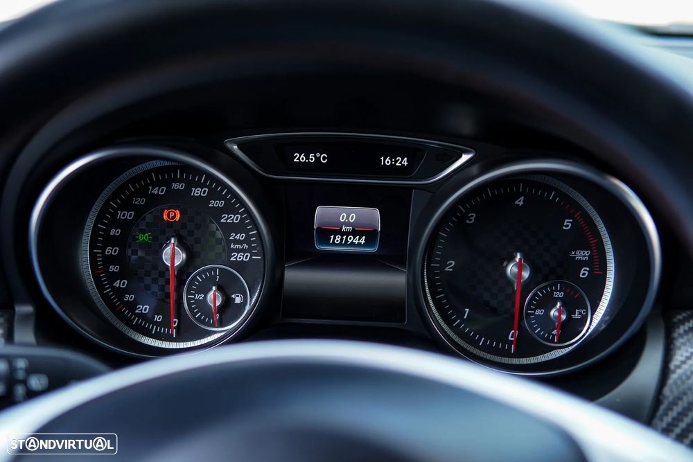 Mercedes-Benz A 180 CDI AMG Line - 32
